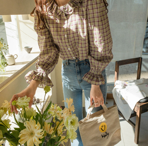 ベルディンシャーリングカラー アンナ袖 ブラウス<FONT color=#d8a4a4>[size:F(55～66)]</font>