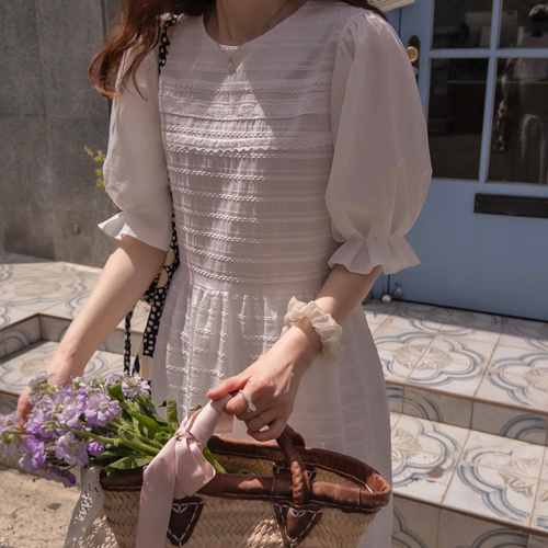 ローラフラワー刺繍 アンレース シャーリング袖 エレガントなフィットワンピース[size:F(55～66)]