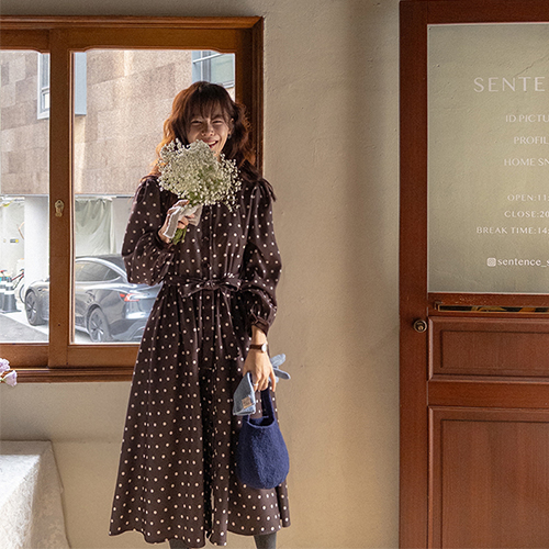 [ベスト特価1万ウォン割引] <FONT color=#5a3954>MADE LIN</font>ミューエンド ロマンチックムード ドトム ロングワンピース[size:F(55～66)]