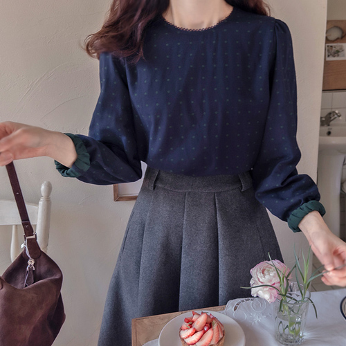 [新賞特価6千ウォン割引] <FONT color=#5a3954>MADE LIN</font>ピタエナ塩シャーリングブラウス[size:F(55～66)]