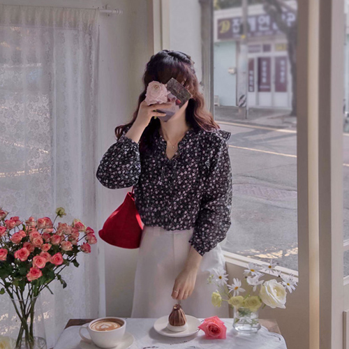 ゼクラビン春フラワーリボンネックショルダーシャーリング ヨリスリムフィットブラウス [size:F(55～66)]