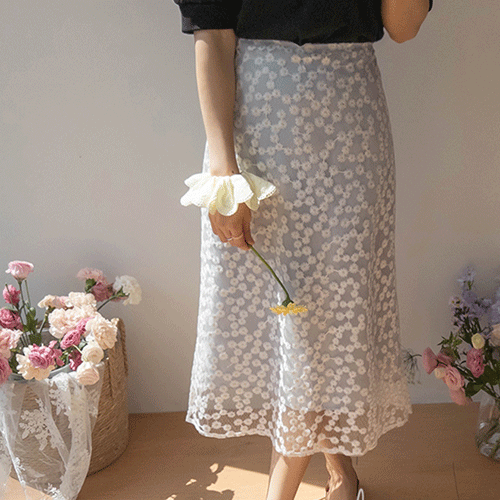 [LABEL] デイナフラワー 金糸刺繍 シーツルー ロングスカート [size:S(55),M(66)]
