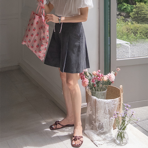 [新特価6千ウォン割引] <FONT color=#5a3954>MADE LIN</font>ビエロピンタックリネンハーフパンツ[size:S,M,L]