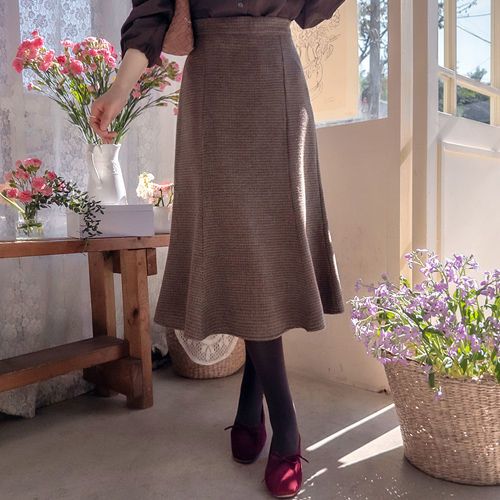 [新賞特価7千ウォン割引] <FONT color=#5a3954>MADE LIN ルシェル ウル</font>チェック マーメイドフィットスカート [size:S,M]