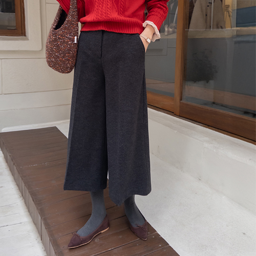 ブリンド チュッツスパン スカートらしいカッコいいバミューダパンツ [size:S,M,L]