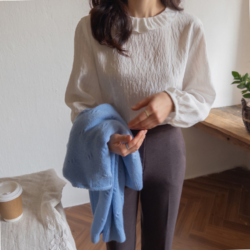 [ベスト特価4千ウォン割引] <FONT color=#5a3954>MADE LIN</font>リベロンラウンド フリルネックブラウス[size:F(55～66)]