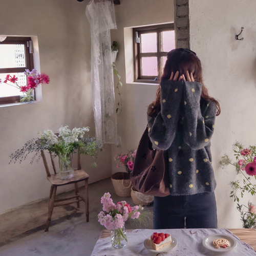 アンライク ラブドット タスミ ふわふわのエリー ルーズフィット ウールニット [size:F(55～66)] [入庫遅延11/26日以降順次配送]