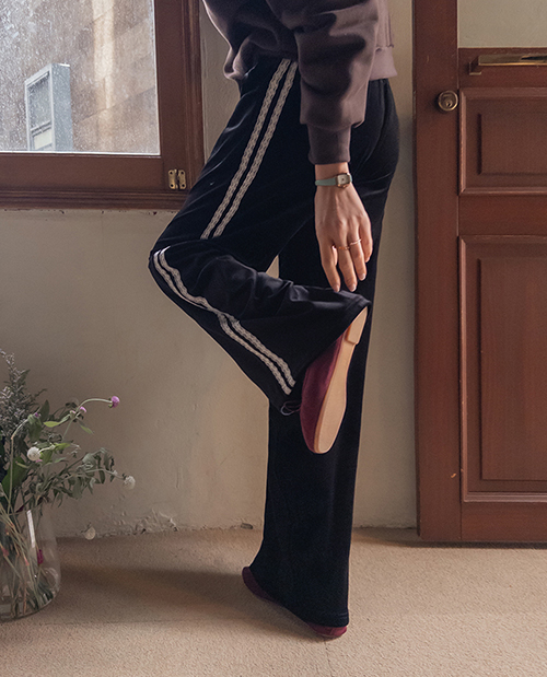 [万ウォン特価] グロイ ベルベット レース日付フィットパンツ [size:F(55～66盤)]