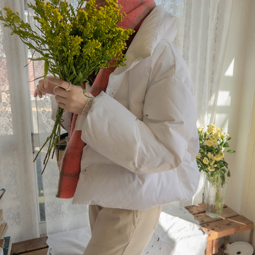 <FONT color=#5a3954>MADE LIN</font> [ガチョウ毛100％] [ホワイト]ミールハイネックダウングースパディングジャンパ<FONT color=#d8a4a4>[サンプルセール]</font>