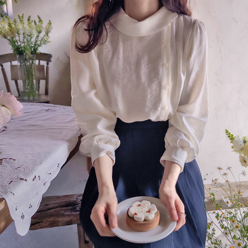 アンプランス ラウンディングカラー ショルダーピンタック 高級美 ブラウス [size:F(55～66)]