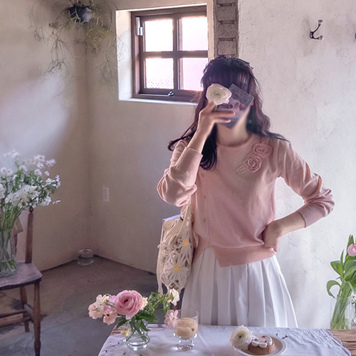 ケニズラブリー立体フラワー 洗練美ボタンニット [size:F(55～66)]