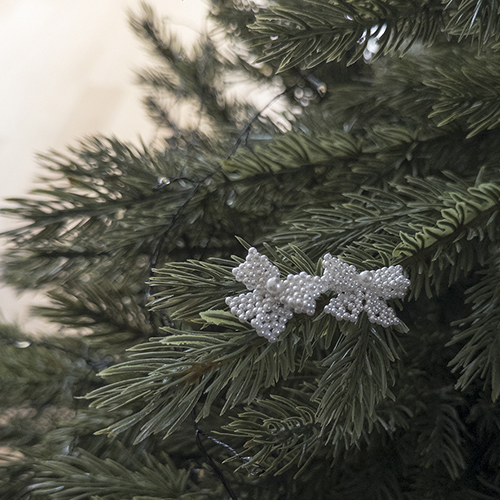 ポシュリンホワイト真珠リボンイヤリング