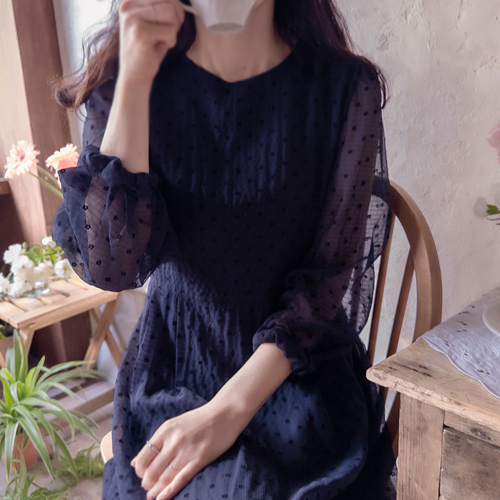 [新賞特価1万ウォン割引] <FONT color=#5a3954>MADE LIN</font>サンダーリンフロッキングフラワードットシーポンワンピース[size:F(55～66)]