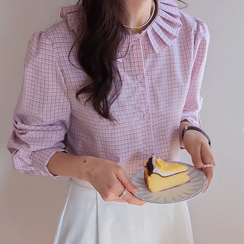 ローセラプリーツラッフルカラーボリューム袖チェックピンタックブラウス [size:F(55～66)]