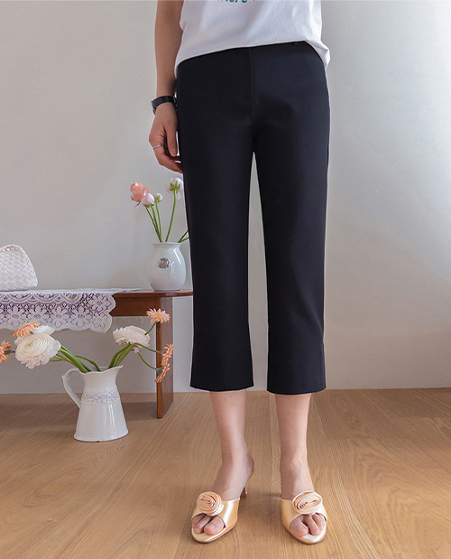 [夏までチュウク-] ソリッドリラックススパン裾スリットカプリスレックスパンツ [size:S,M,L]