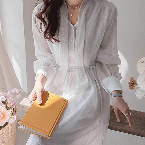 [新賞特価1万2千ウォン割引] <FONT color=#5a3954>MADE LIN</font>ロレンミ リボンタイ ロングワンピース[size:F(55～66)]