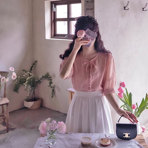 [新賞特価15%割引] <FONT color=#5a3954>MADE LIN</font>カウンティス アンリボンシルキーラブリー エリフィットブラウス[size:F(55～66)]