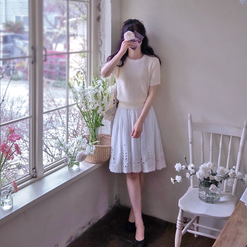 フランシアパンチングフラワー刺繍スモークバンドスカート[size:F(55～66)]