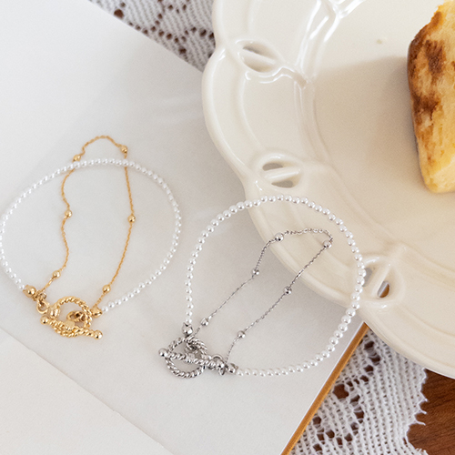 ラインストーンチェーンパールレイヤードブレスレット