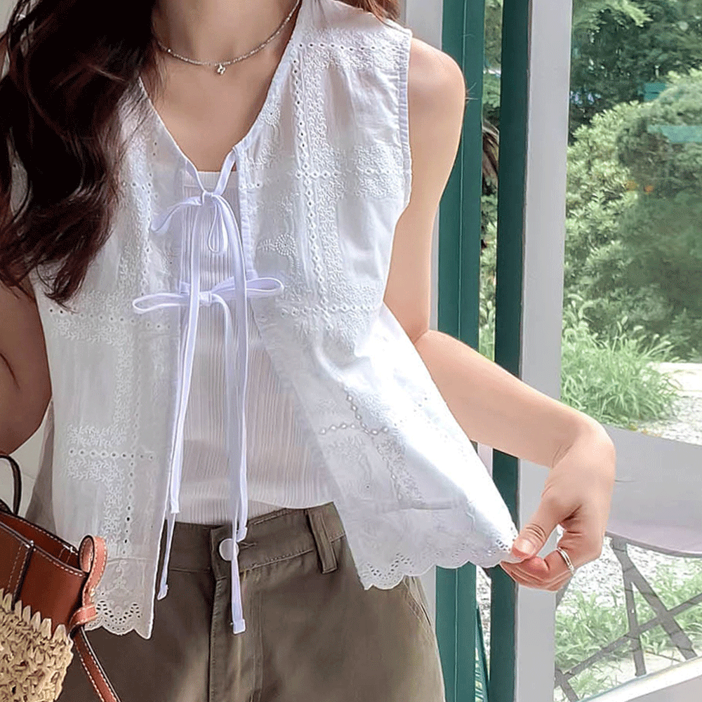 [新賞特価1万ウォン割引] <FONT color=#5a3954>MADE LIN</font>レブルスクエア レースベストブラウス[size:F(55～66)]